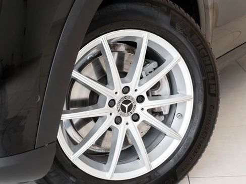 Used 2025 Mercedes-Benz GLE 350 4MATIC image 2