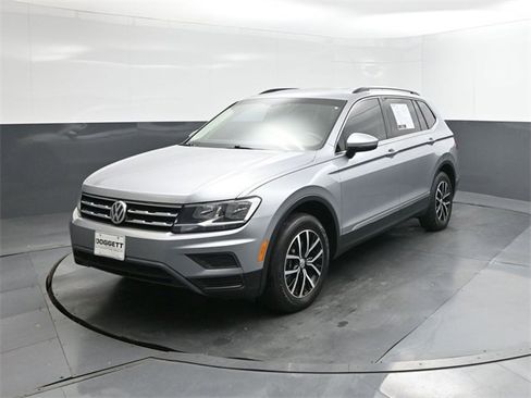 Used 2021 Volkswagen Tiguan SE image 30