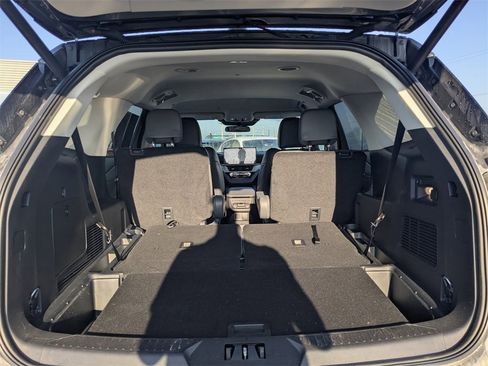 Used 2025 Ford Explorer Active w/ Active Comfort Package image 12