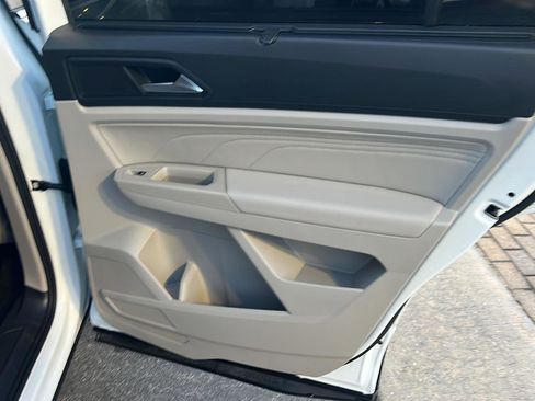 Used 2021 Volkswagen Atlas SE FWD image 16