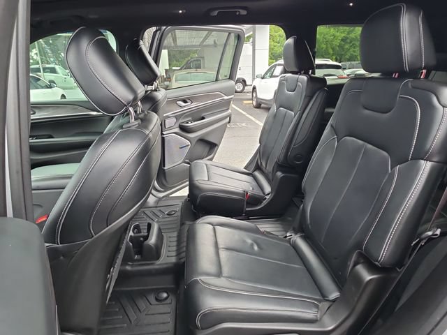 Used 2024 Jeep Grand Cherokee L Overland w/ Trailer Tow Package AWD/4WD image 16