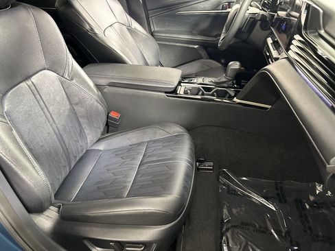 Used 2025 Toyota Camry XSE image 27