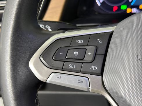 Used 2024 Volkswagen Atlas SE FWD image 25