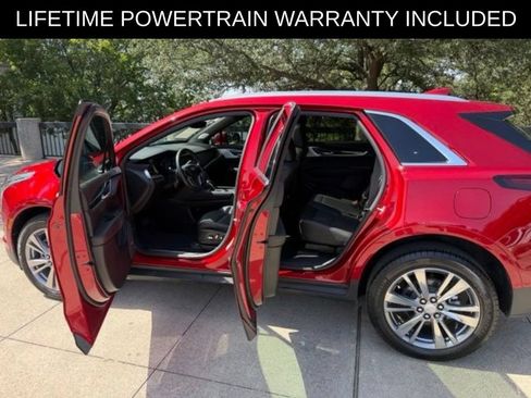 Used 2024 Cadillac XT5 Premium Luxury w/ Technology Package FWD image 8