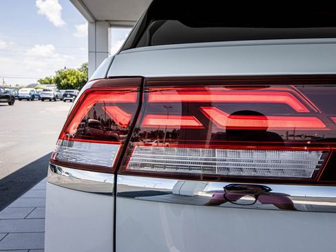 New 2026 Volkswagen Atlas Cross Sport SE FWD image 16