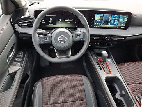 New 2026 Nissan Kicks SR w/ Cold Weather Package AWD/4WD image 32