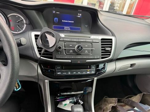 Used 2017 Honda Accord LX image 18