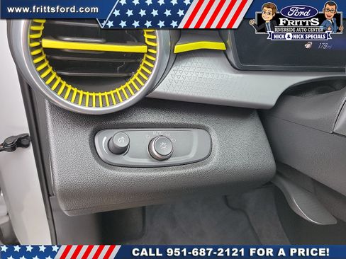 Used 2024 Chevrolet Trax LT w/ Driver Confidence Package FWD image 11