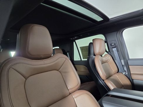 Used 2024 Lincoln Navigator Reserve AWD/4WD image 35