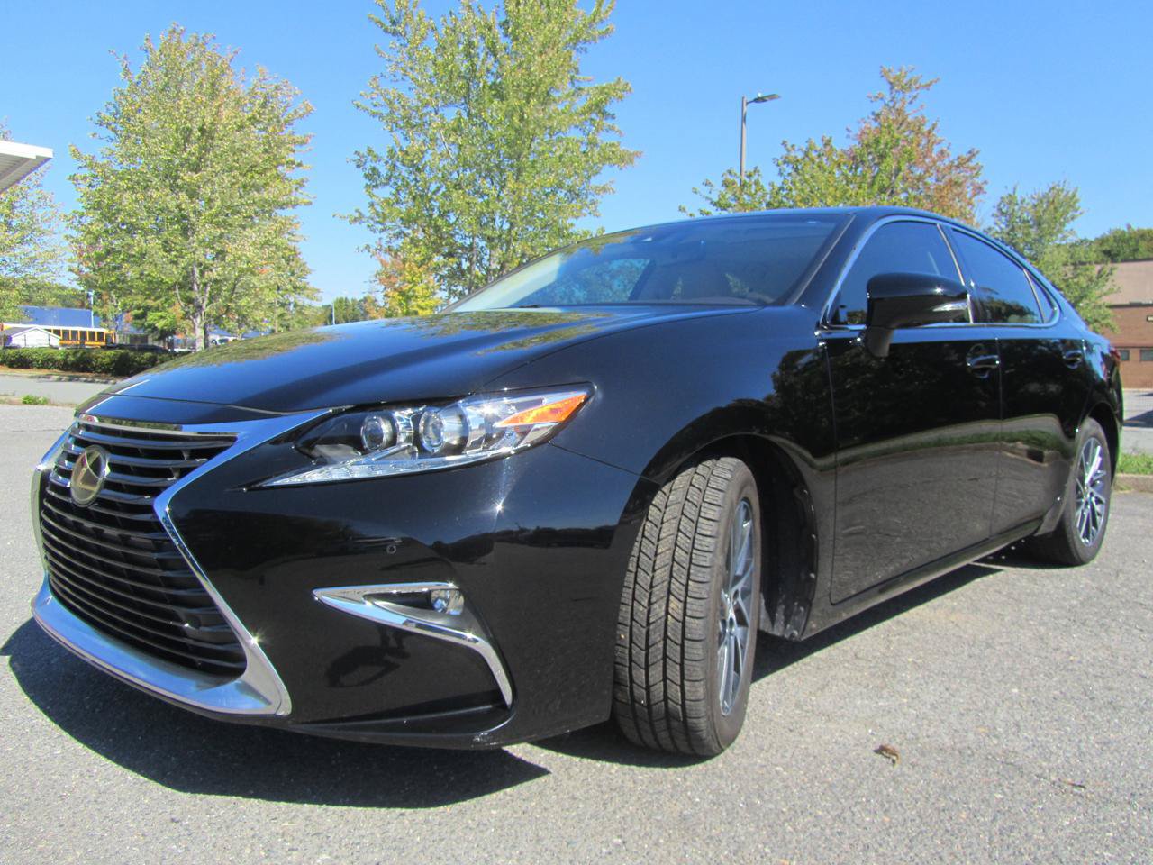 Used 2016 Lexus ES 350 w/ Luxury Package w/Wood Trim FWD image 6