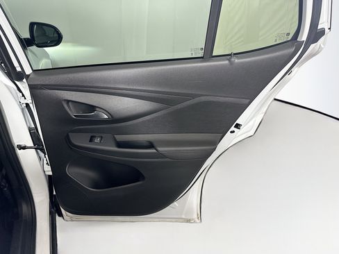 Used 2025 Buick Envista Sport Touring image 27