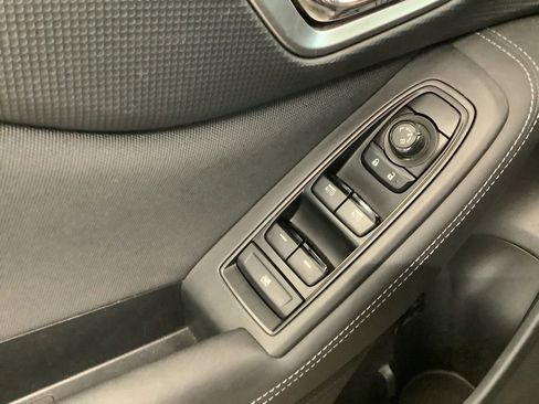 Used 2023 Subaru Forester Premium AWD/4WD image 9