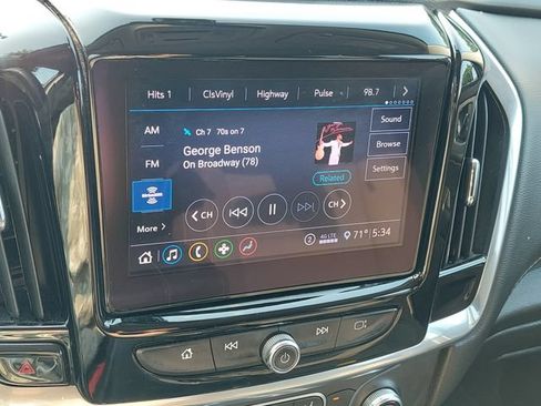 Used 2020 Chevrolet Traverse LT FWD image 39