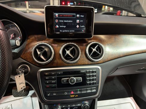 Used 2015 Mercedes-Benz GLA 250 4MATIC image 19