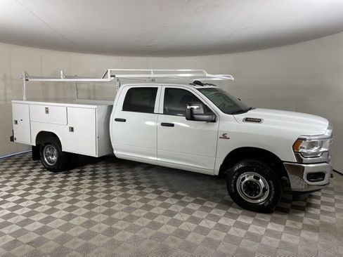 New 2024 RAM 3500 Tradesman w/ Chrome Appearance Group image 4