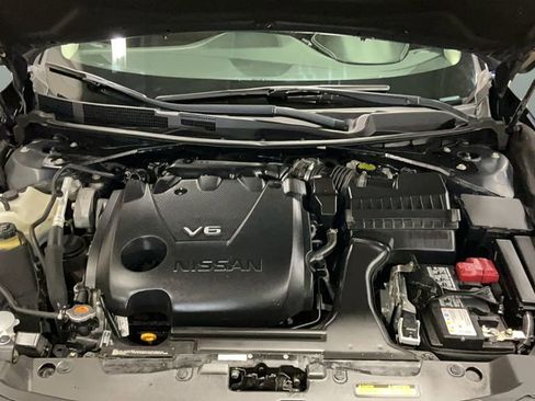 Used 2021 Nissan Maxima Platinum image 3