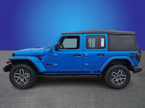 Used 2025 Jeep Wrangler Unlimited Sahara AWD/4WD image 7