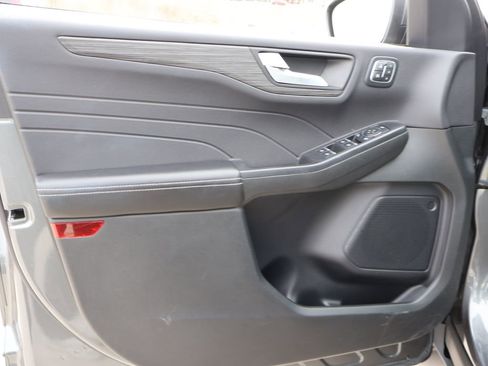 Certified 2025 Ford Escape Platinum image 21