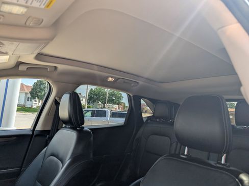 Used 2020 Ford Escape Titanium AWD/4WD image 29