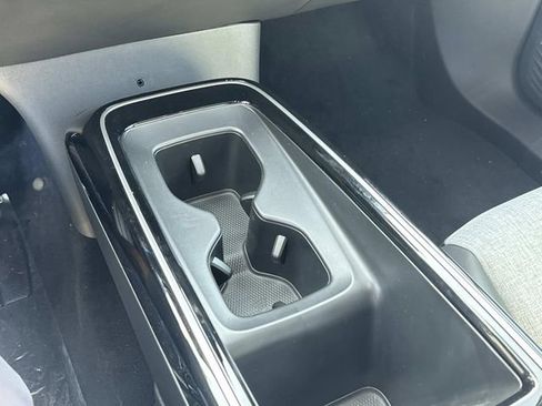 New 2025 Volkswagen ID.4 Pro image 18