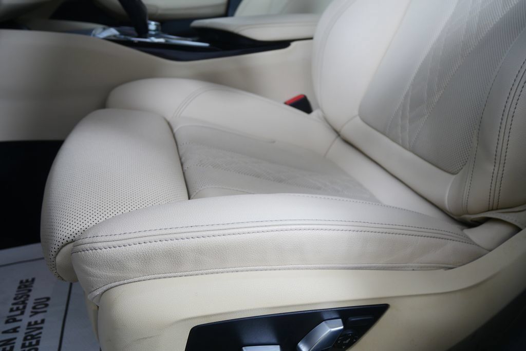 Used 2022 BMW 530i RWD image 8