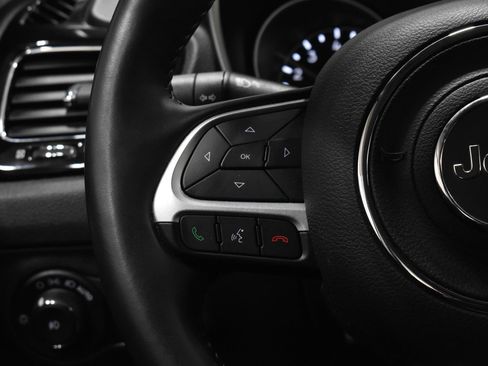Used 2019 Jeep Compass Limited AWD/4WD image 7