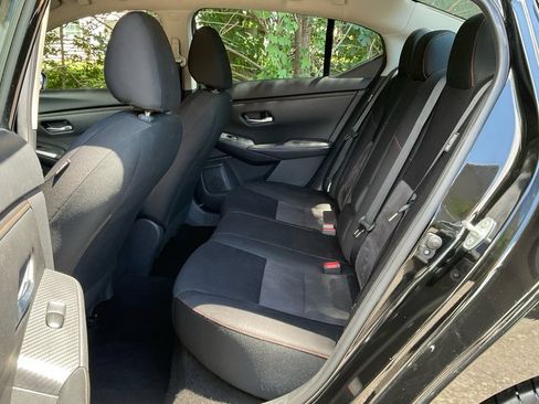 Used 2025 Nissan Sentra SR FWD image 29