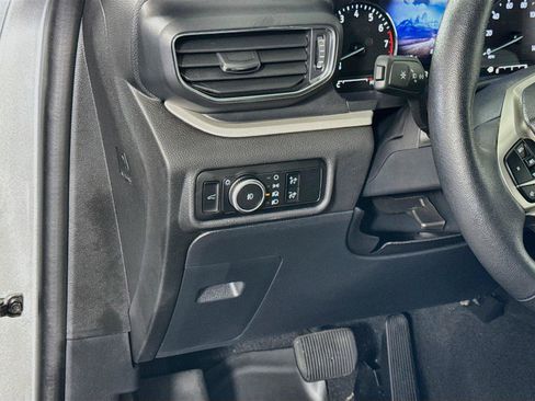 Used 2024 Ford Explorer XLT w/ Equipment Group 202A AWD/4WD image 4