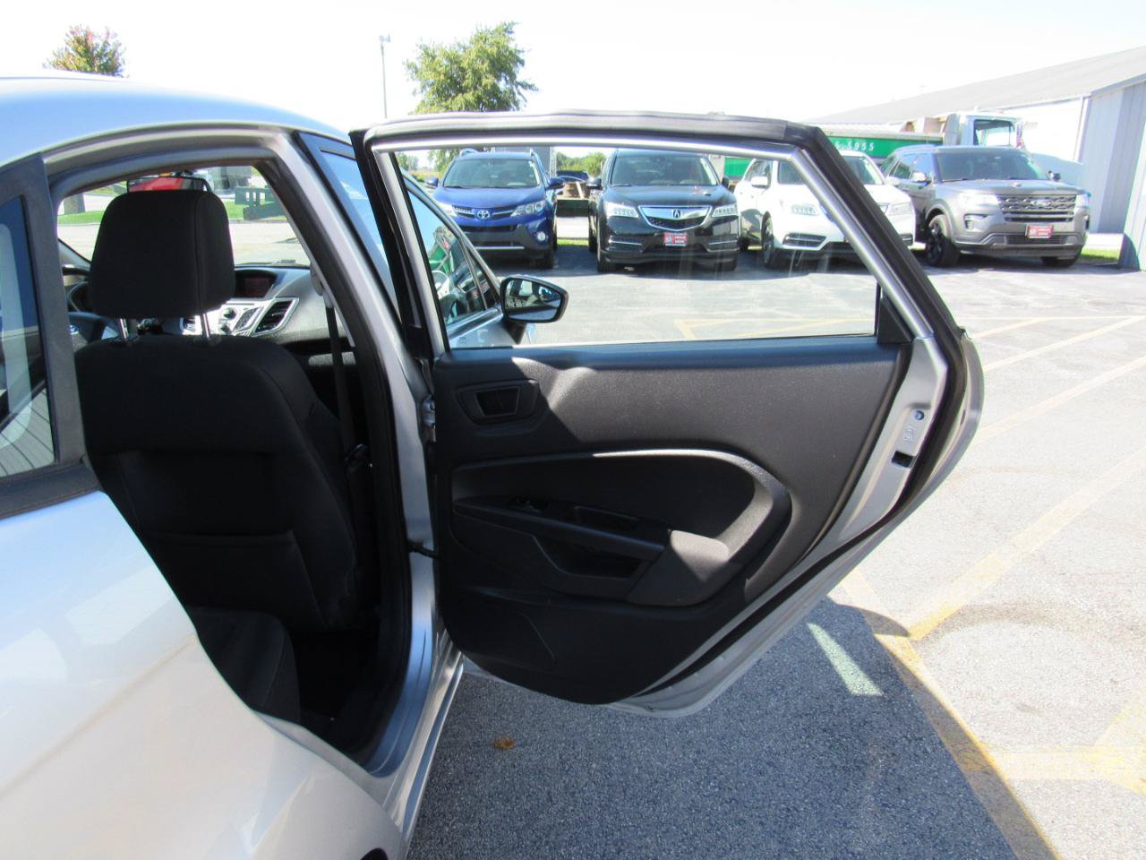 Used 2012 Ford Fiesta SE FWD image 25