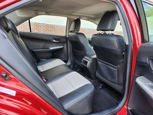Used 2014 Toyota Camry SE w/ Moonroof Package FWD image 7