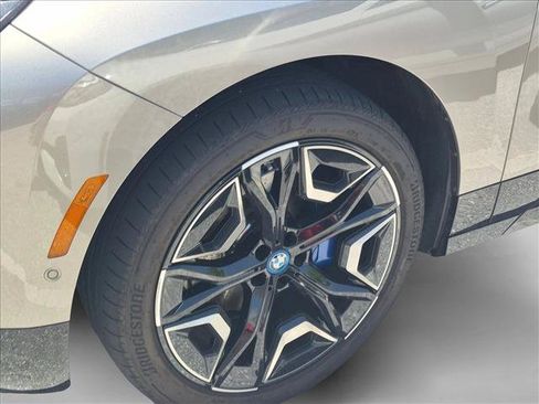 Used 2024 BMW iX xDrive50 w/ Premium Package AWD/4WD image 21