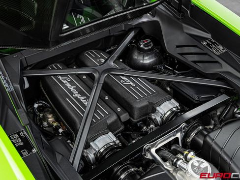 Used 2024 Lamborghini Huracan Tecnica image 22