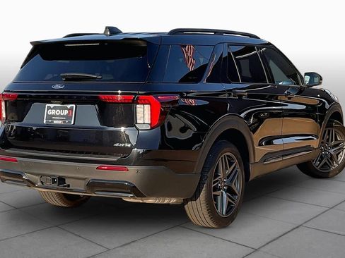 Used 2025 Ford Explorer ST-Line w/ ST-Line Street Pack AWD/4WD image 27