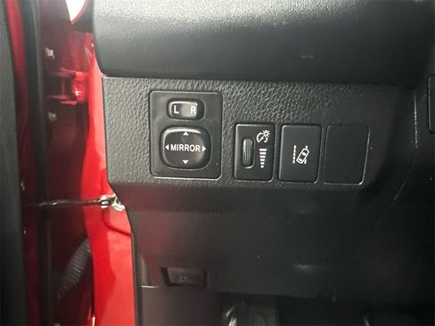 Used 2017 Toyota RAV4 XLE image 32