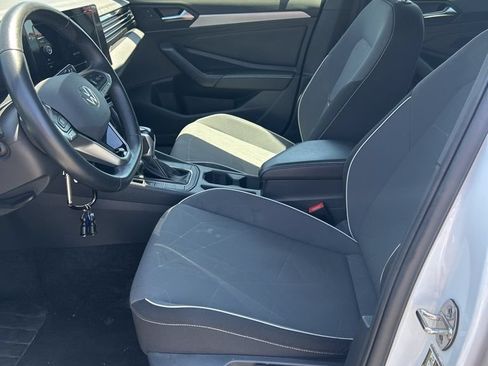 Used 2025 Volkswagen Jetta Sport FWD image 8
