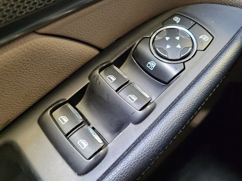 Used 2018 Ford Explorer XLT FWD image 27