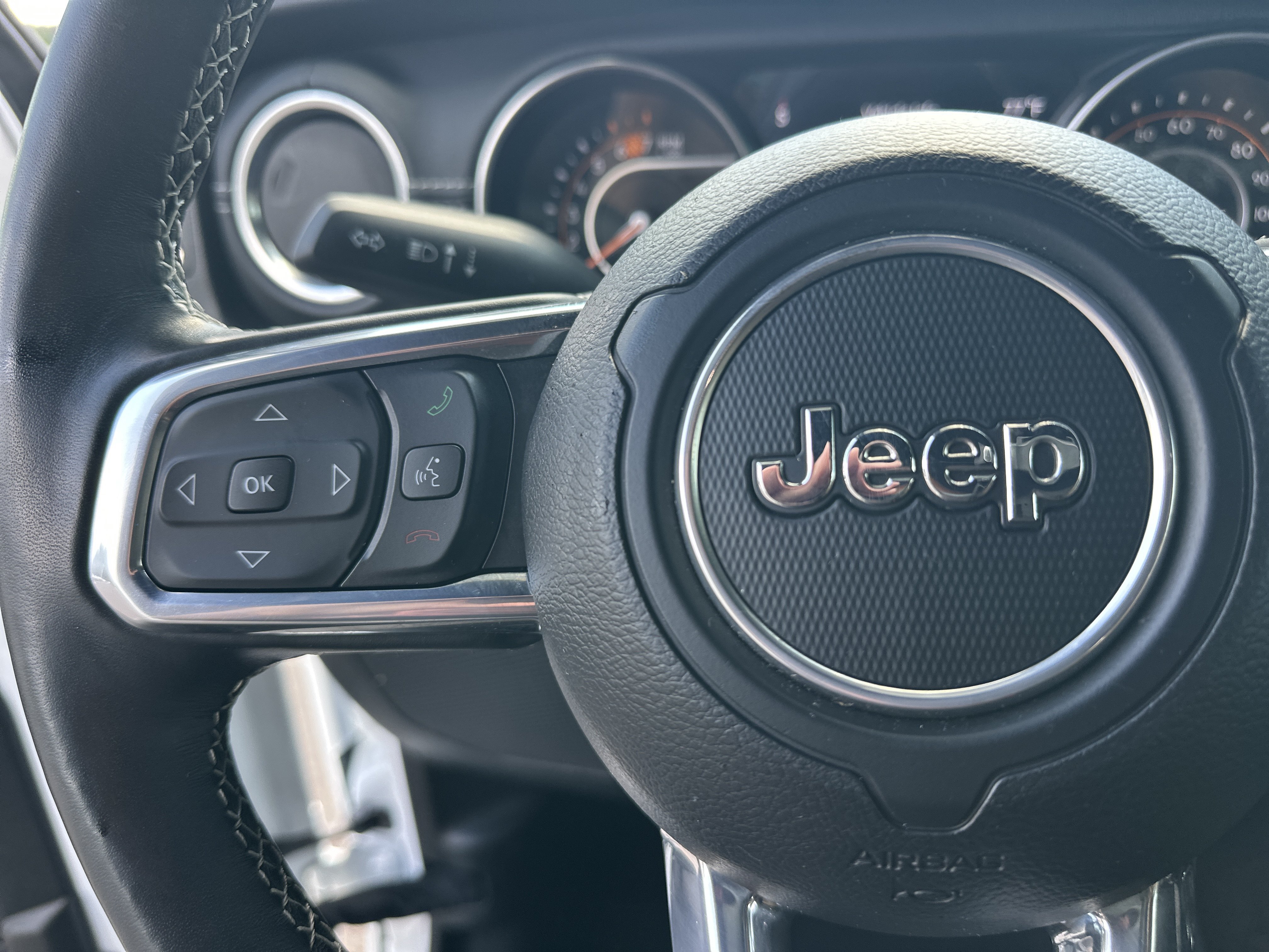 Used 2023 Jeep Wrangler Unlimited Sahara w/ Cold Weather Group AWD/4WD image 25