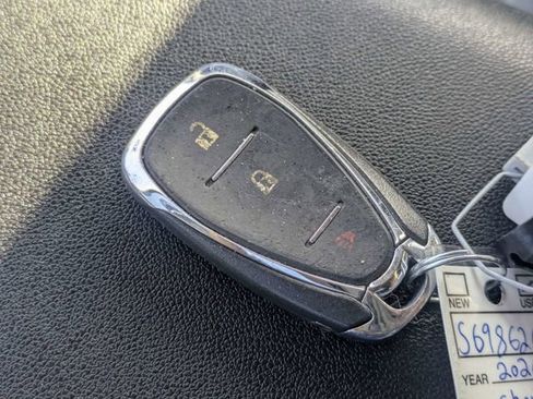 Used 2020 Chevrolet Equinox LS image 31