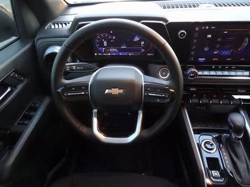 Used 2024 Chevrolet Colorado LT w/ LT Convenience Package image 12