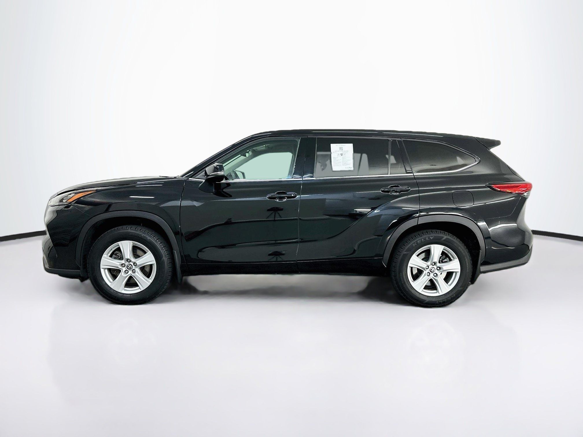 Used 2020 Toyota Highlander L AWD/4WD image 4