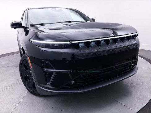 Used 2024 Jeep Wagoneer Launch Edition image 3