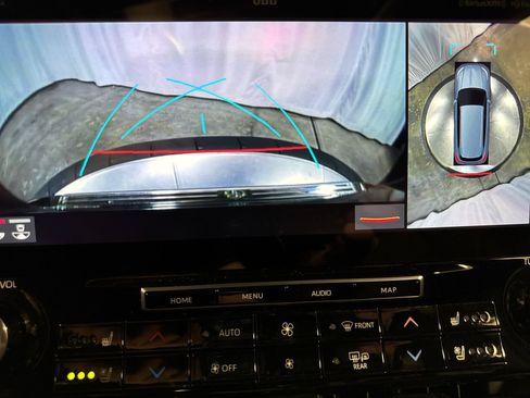 Used 2020 Toyota Highlander Platinum AWD/4WD image 29