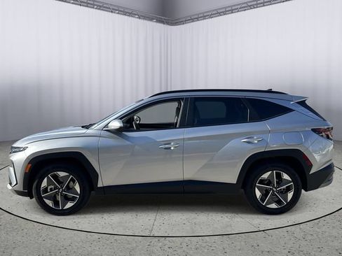 Used 2025 Hyundai Tucson SEL FWD image 3