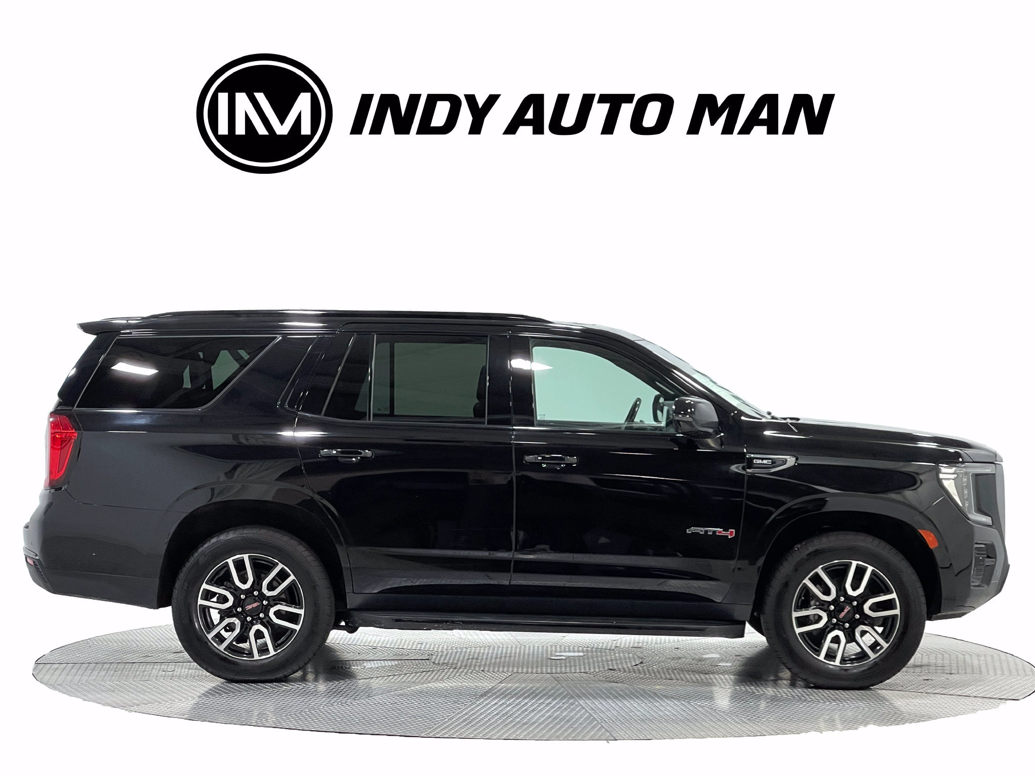 Used 2021 GMC Yukon AT4 w/ Technology Package AWD/4WD image 3