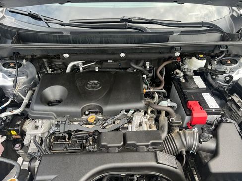 Used 2021 Toyota RAV4 XLE w/ Convenience Package image 20