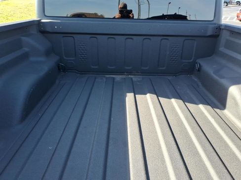Used 2022 Jeep Gladiator Sport AWD/4WD image 5