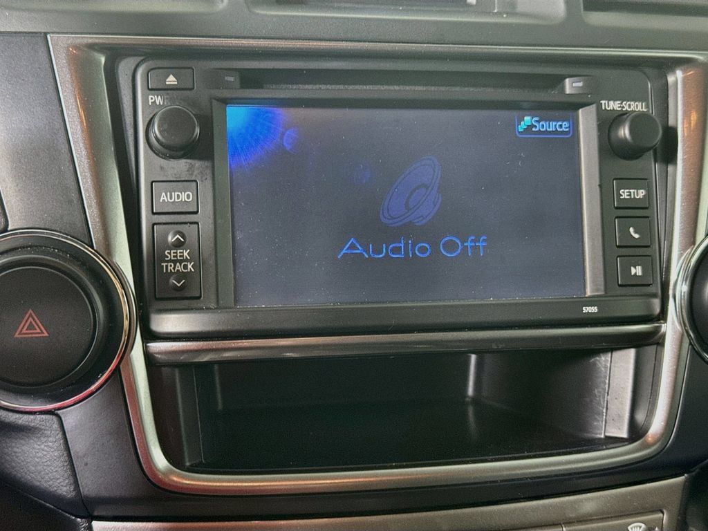 Used 2013 Toyota Highlander SE AWD/4WD image 14