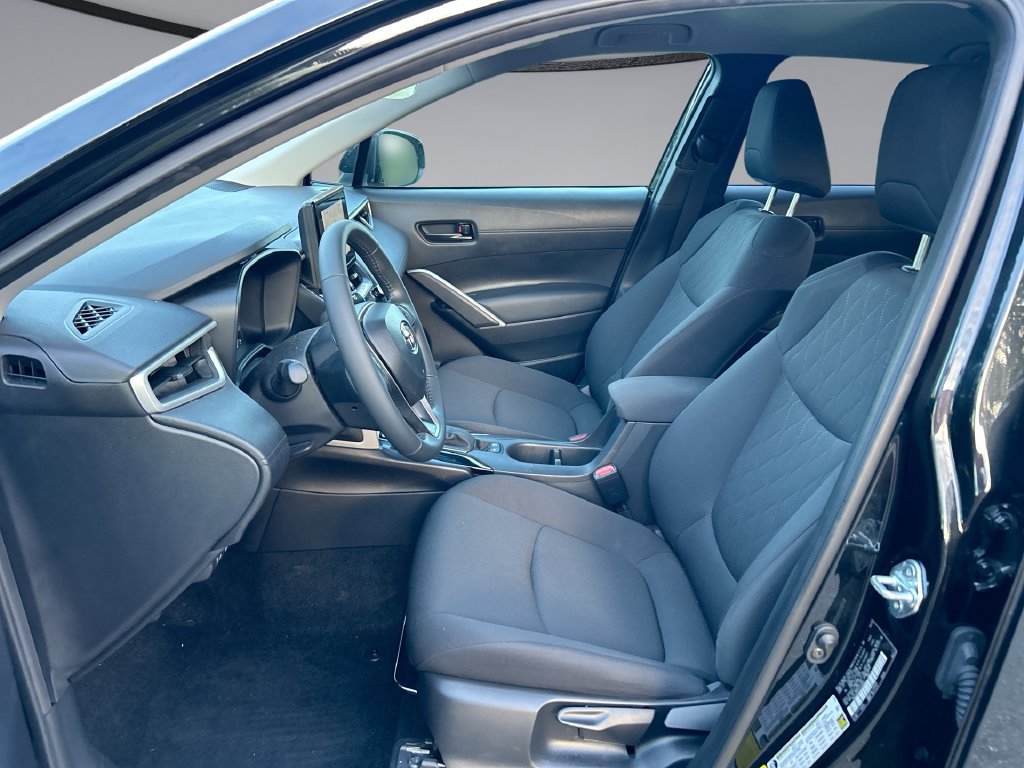 Certified 2025 Toyota Corolla Cross LE FWD image 11