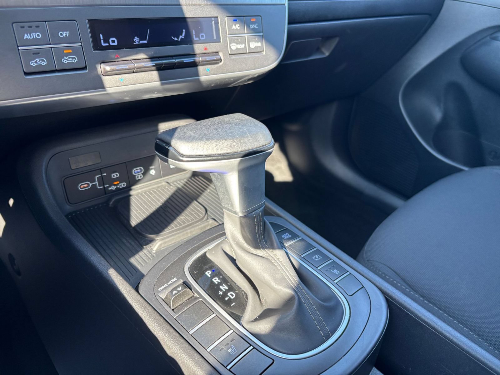 Used 2026 Hyundai Kona SEL Sport FWD image 38
