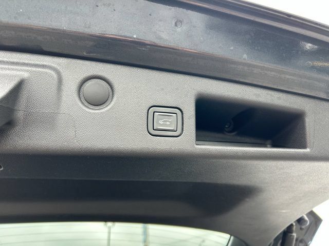 Used 2023 Chevrolet Equinox LT AWD/4WD image 10